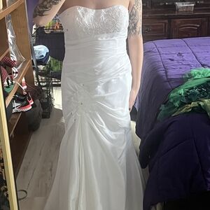 Elegant White Lace Wedding Dress